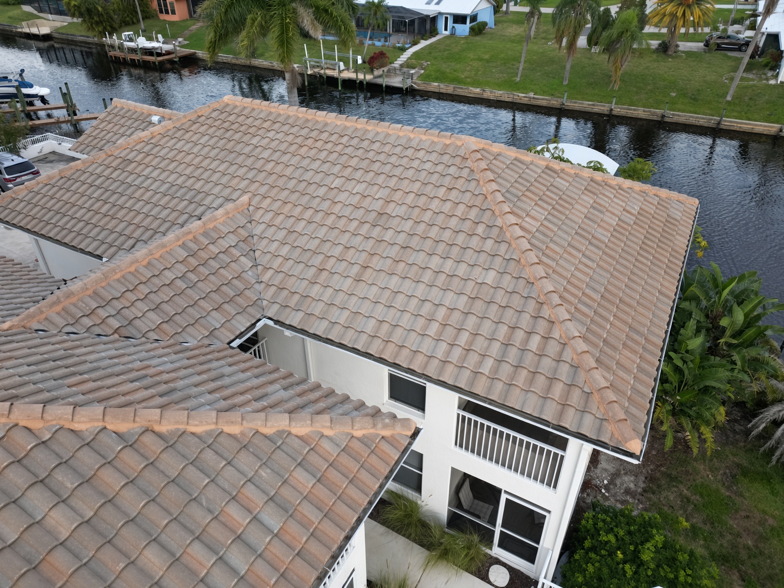 Tile Concrete & clay Eagle Capistrano Maple Creek Blend roof installed in Cape Coral